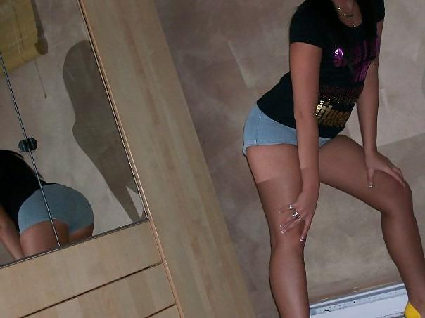 25P Facebook non-nude babes 2