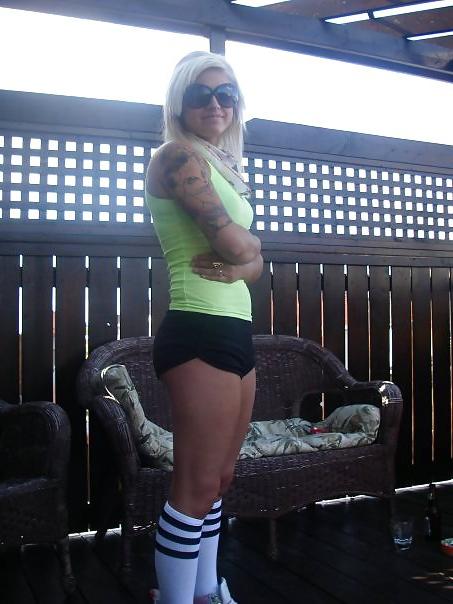 25P Facebook non-nude babes 2