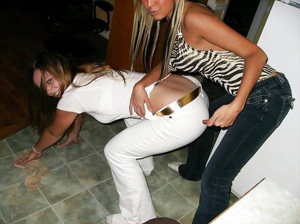 25P Facebook non-nude babes 2