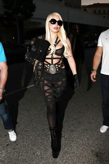 25P LADY GAGA,ASS,CROTCH SHOTS