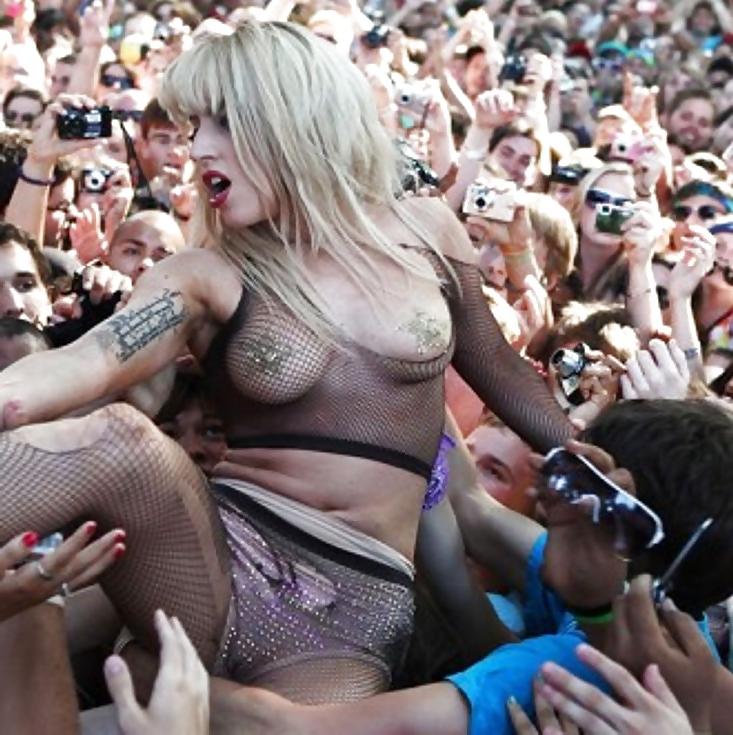 25P LADY GAGA,ASS,CROTCH SHOTS