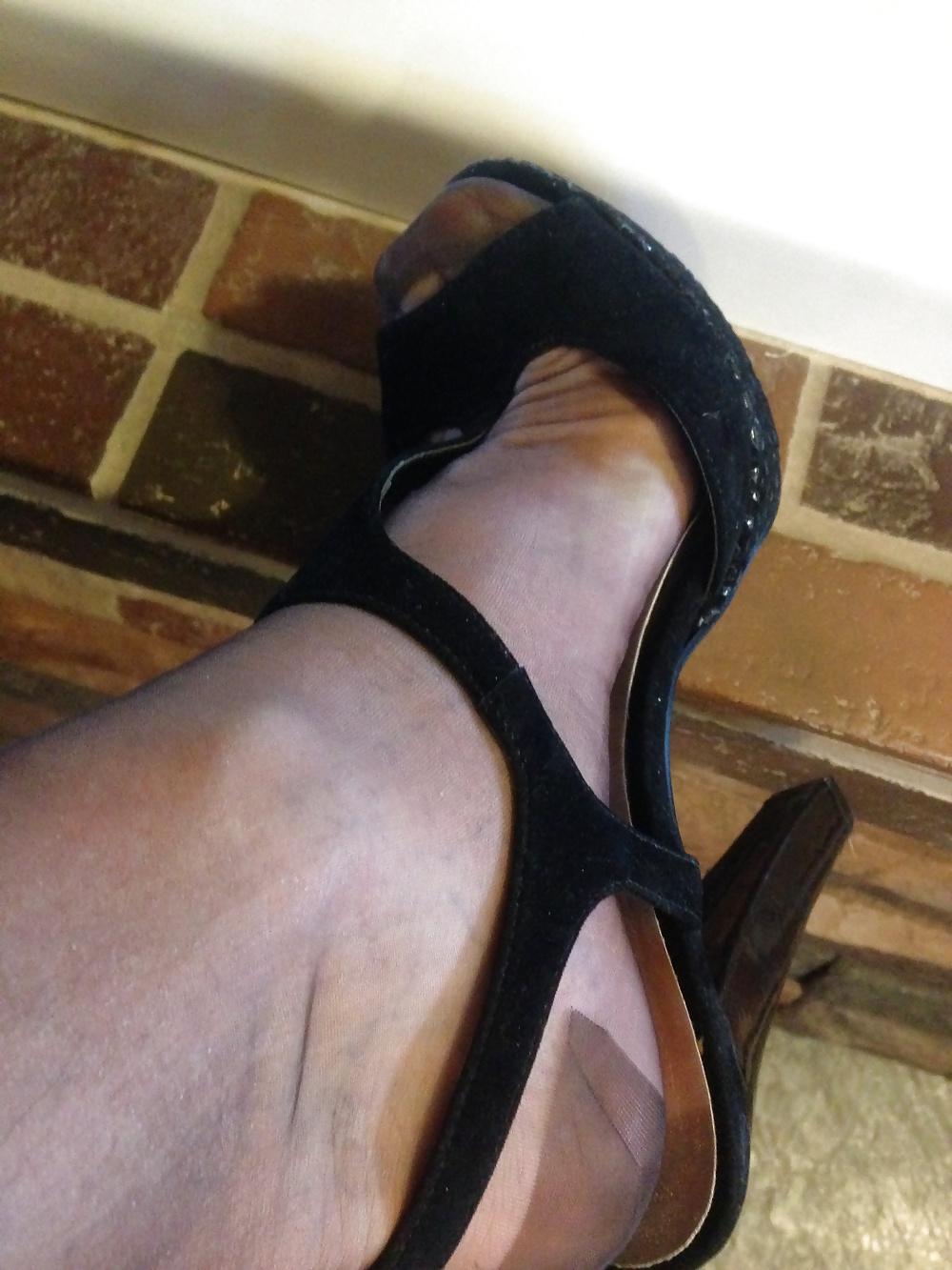 19P Playing in vintage Van Raalte stockings