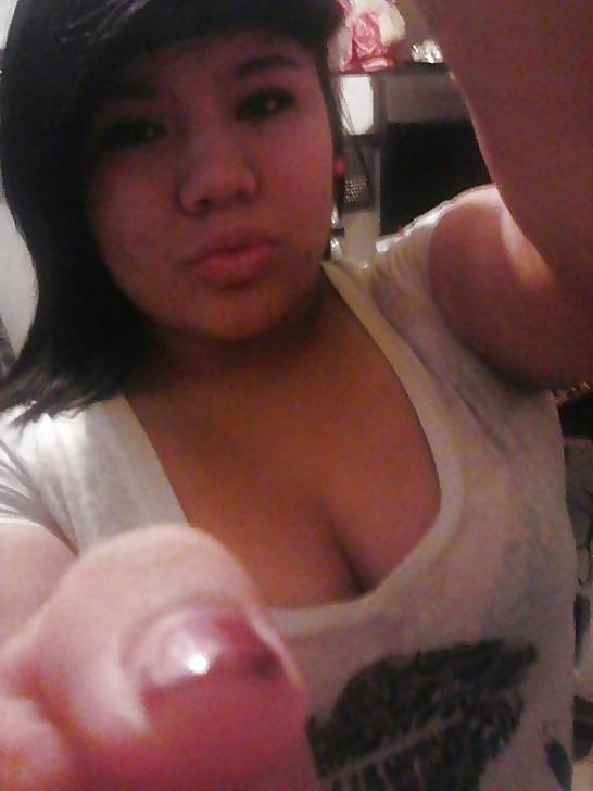 7P Bbw teen downblouse and cleavage