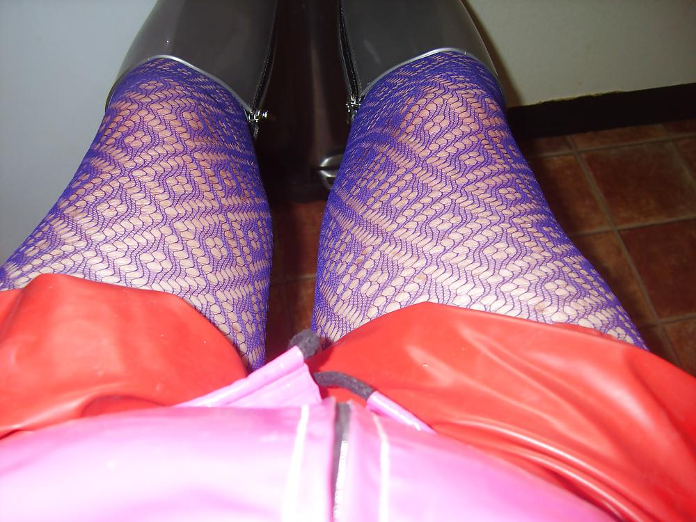 7P Rubber Joan comes out of her closet!