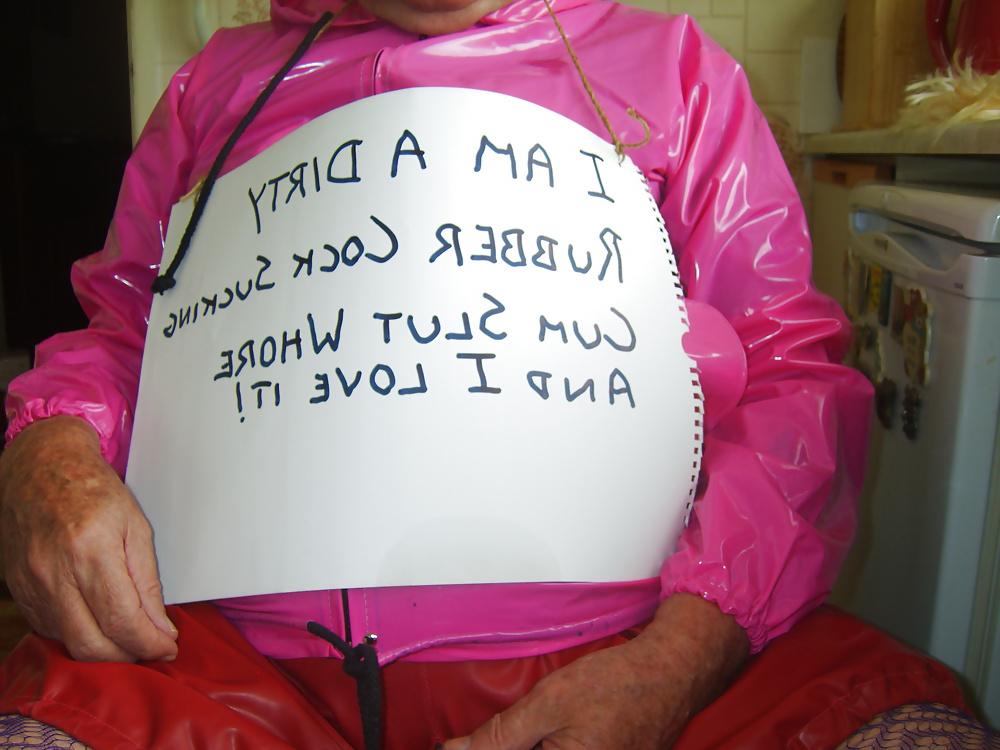 7P Rubber Joan comes out of her closet!