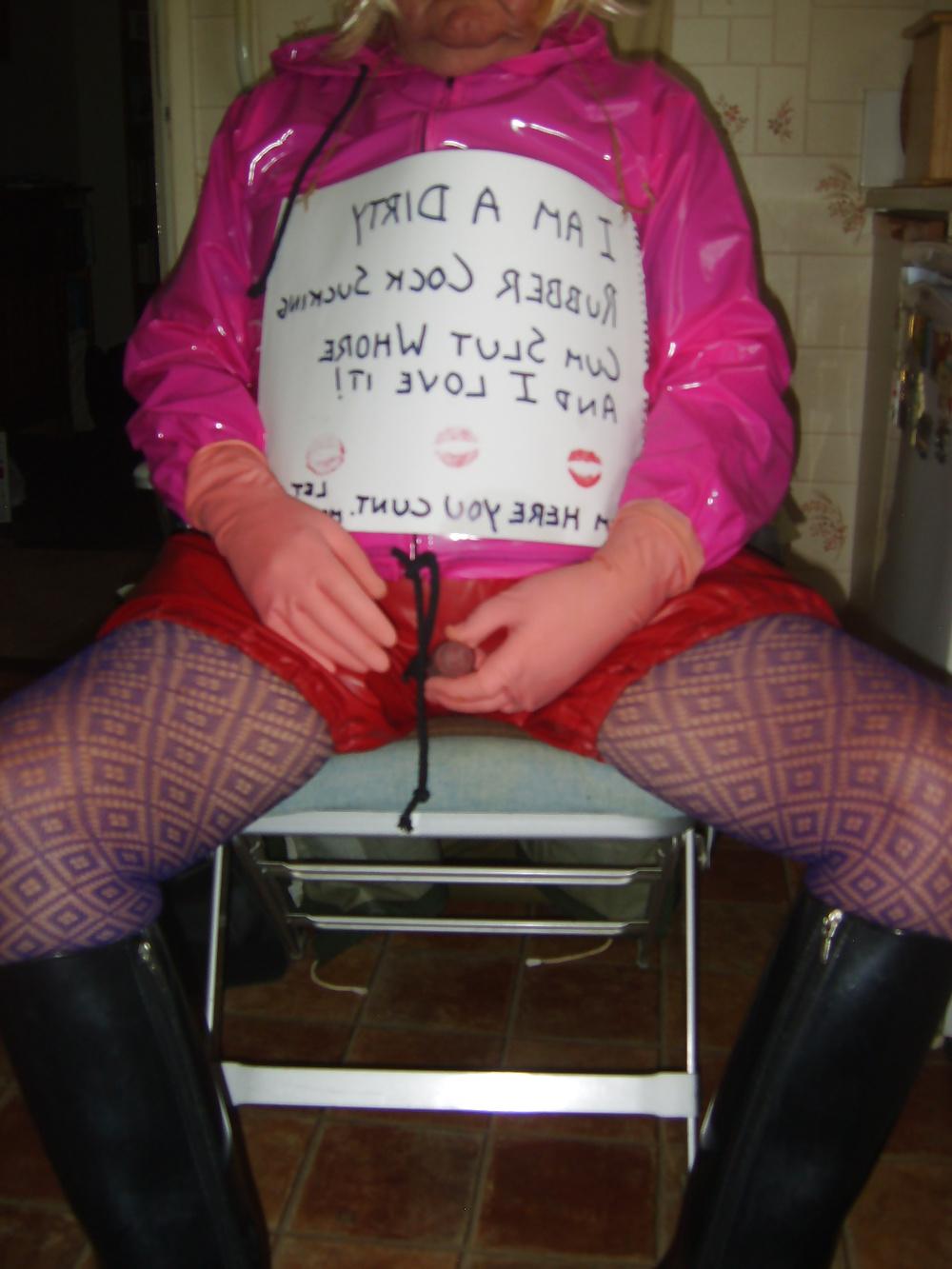 7P Rubber Joan comes out of her closet!