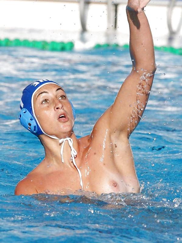 11P Hellas(greek)polo women's team!!