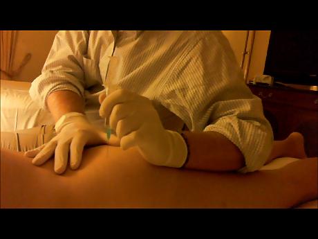 7P Butt injections in sexy female patient