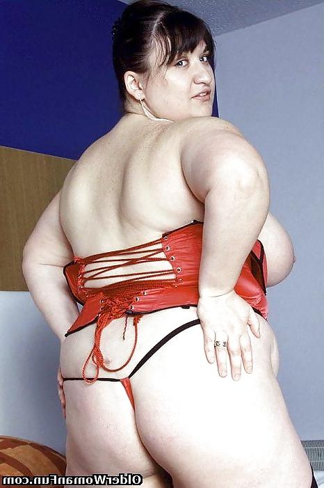 16P British BBW Foxy from OlderWomanFun