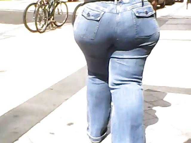 25P Huge mature butt