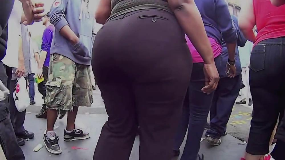 25P Huge mature butt