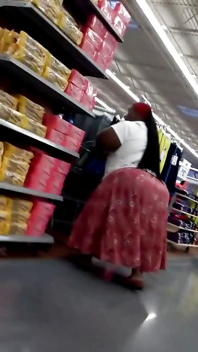 25P Huge mature butt