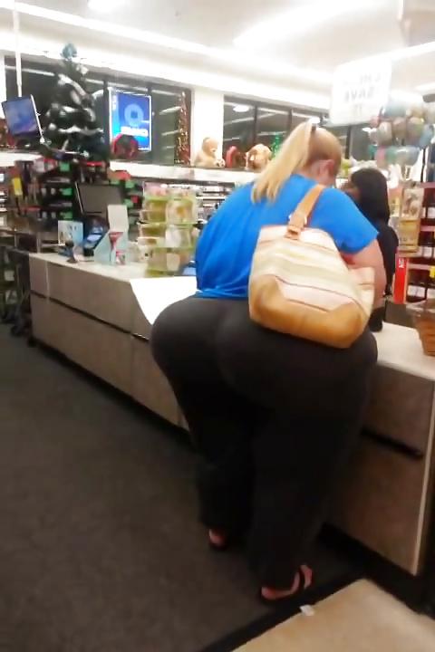 25P Huge mature butt