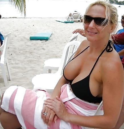 25P Vacation horny people8