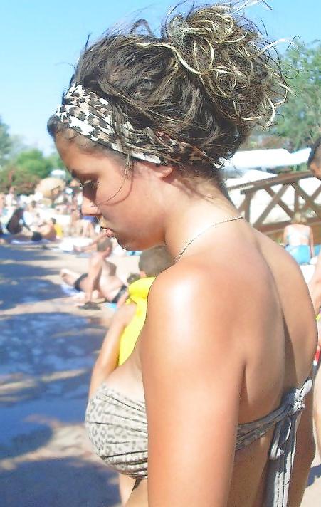 16P Sexy friends tits ass butt