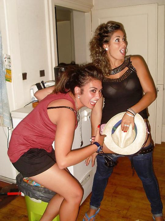 16P Sexy friends tits ass butt