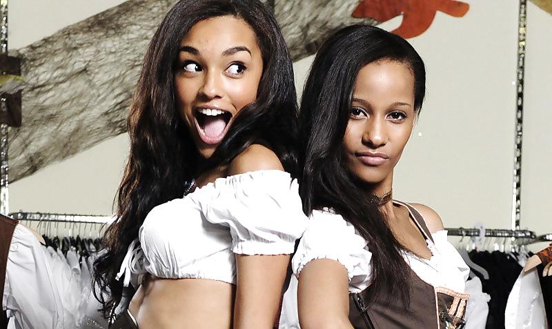 14P Heisse Frauen im Dirndl