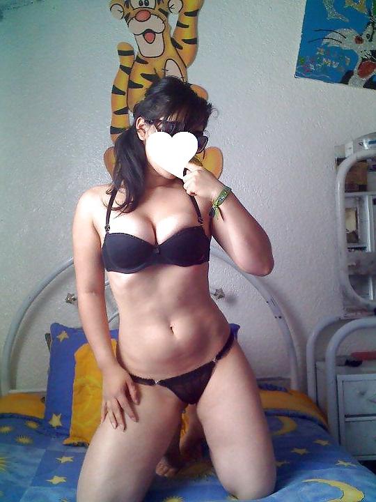 25P AMATEUR GIRLS
