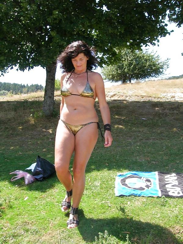 8P Nude on vacation