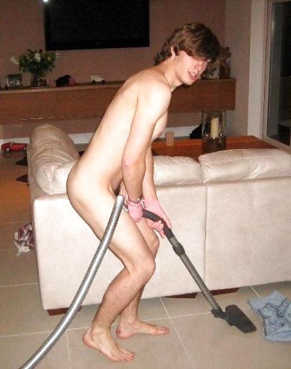 25P Women and men nude housework