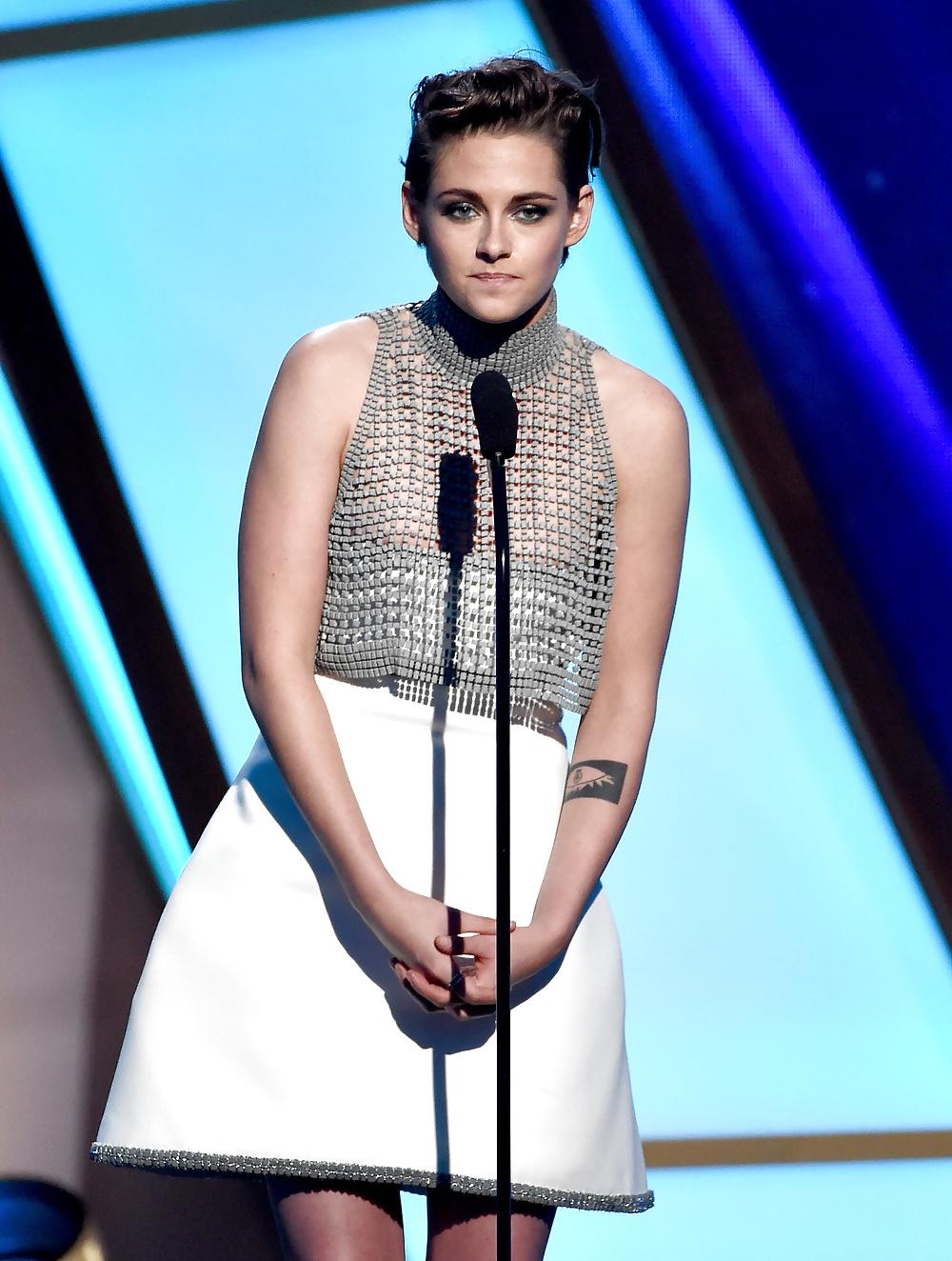 25P Kristen Stewart nip Hollywood Film Awards