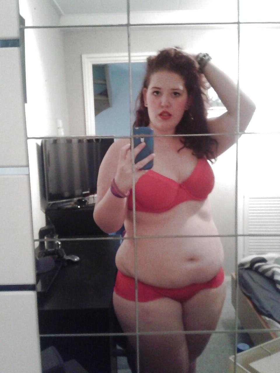 5P BBW: Redhead Selfie