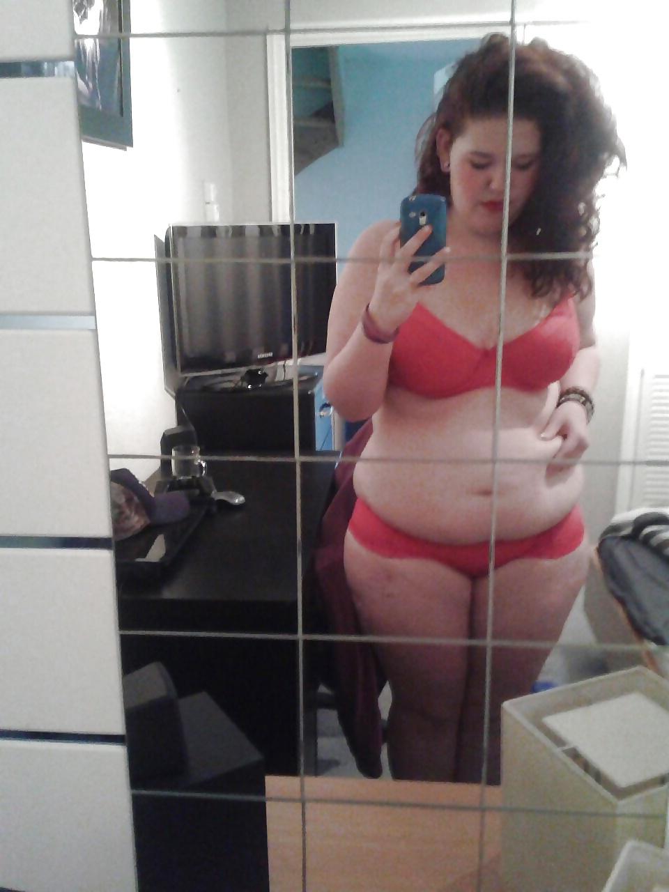 5P BBW: Redhead Selfie