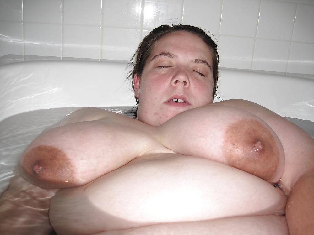 25P Ol lady under water 