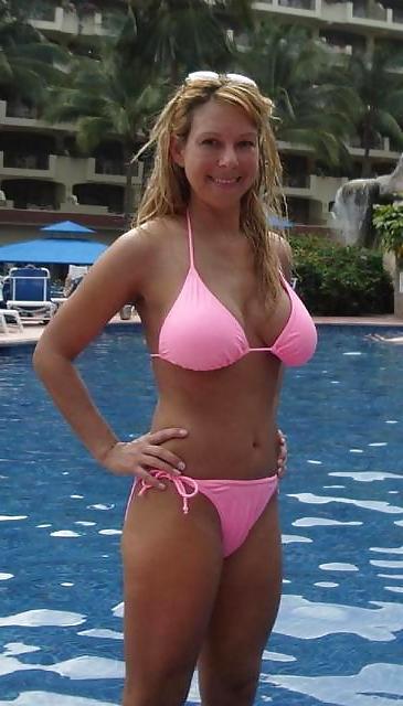 25P Bikini milfs and grannies 2