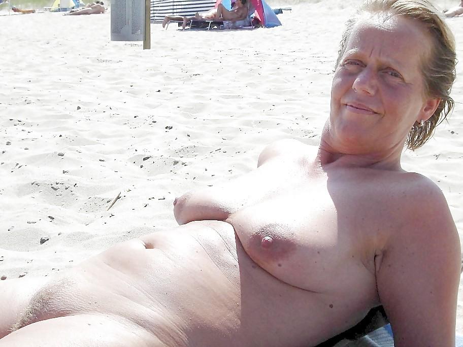 10P Naked older women.