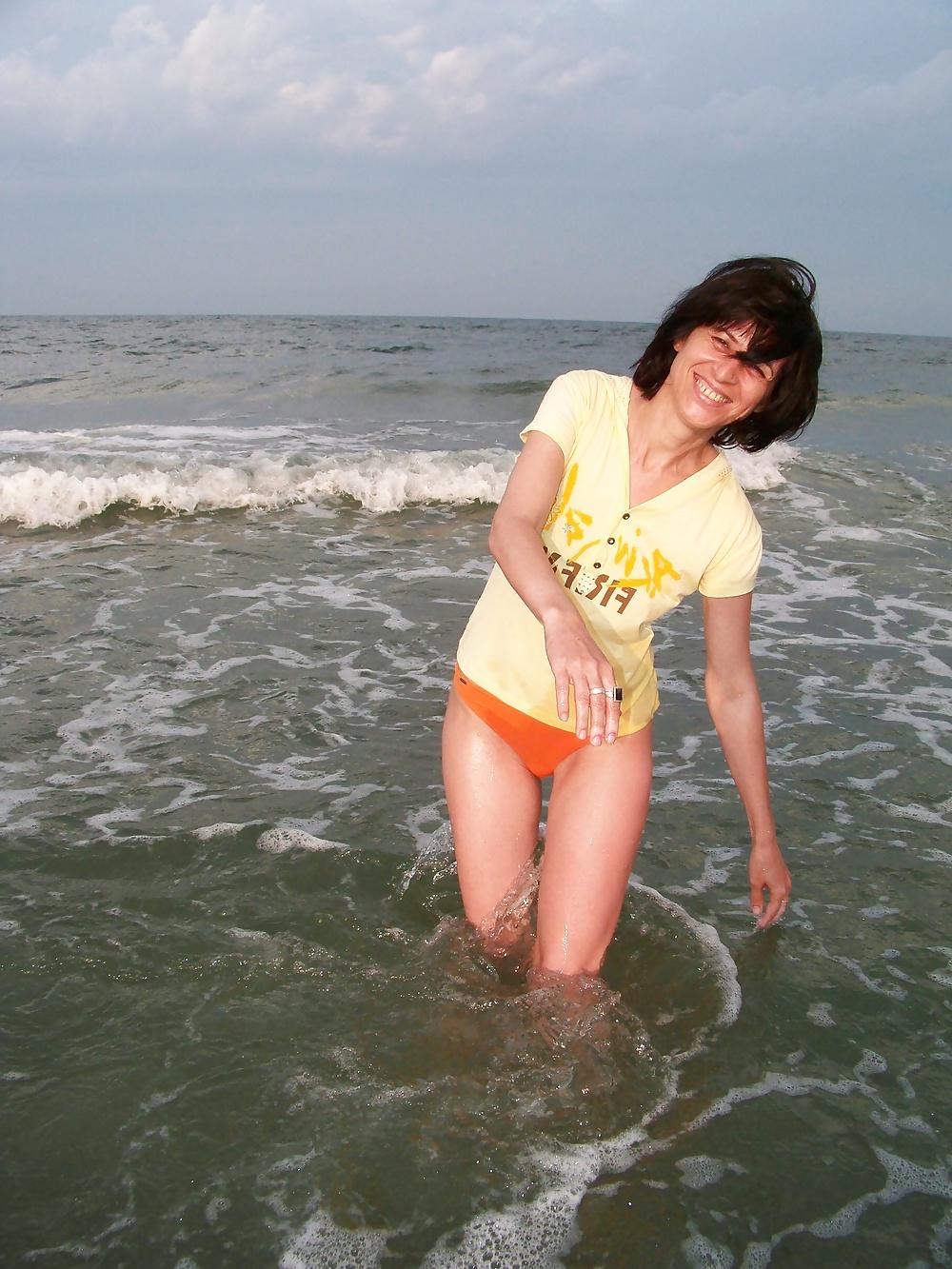 12P Amazing Romanian Woman