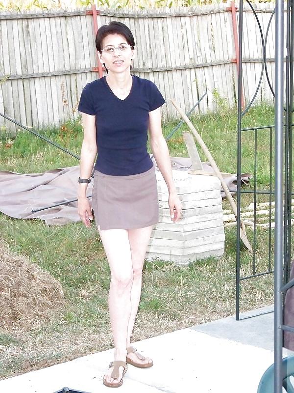 12P Amazing Romanian Woman