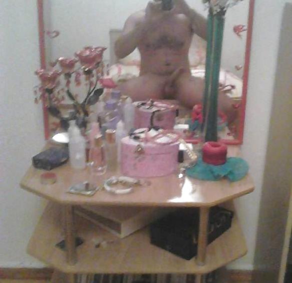 6P New hot fwtos of me...a real greek bull