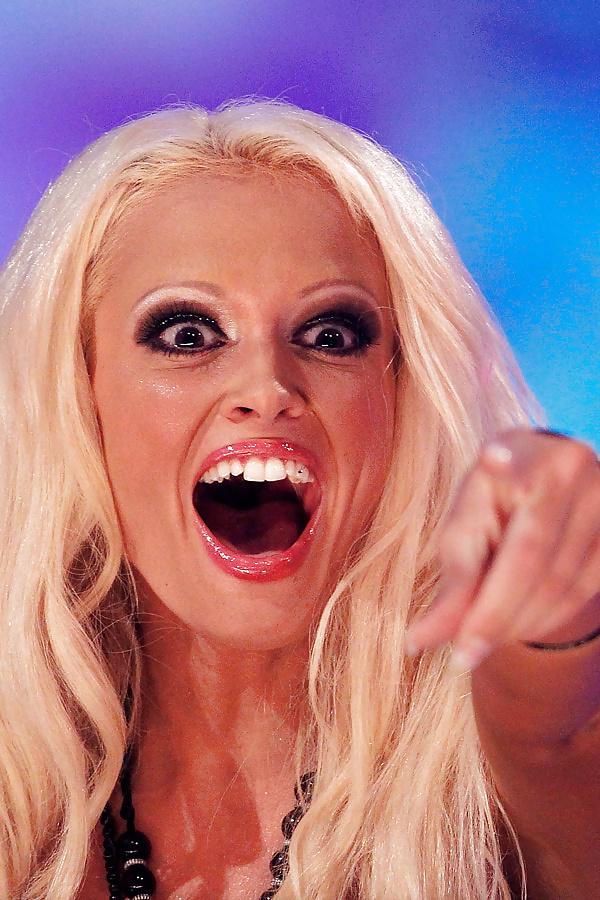 25P Celebs making a grimace - Daniela Katzenberger