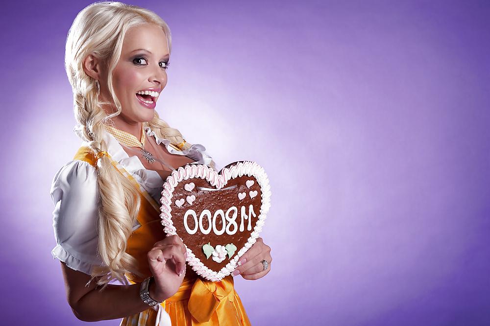25P Celebs making a grimace - Daniela Katzenberger
