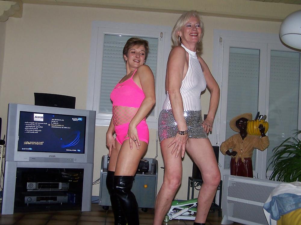 25P MATURE COUPLES 