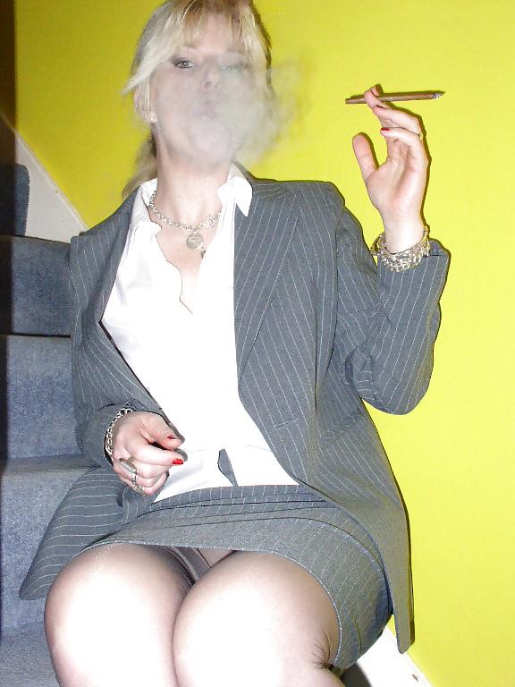 20P 1960s style lady stairs at party