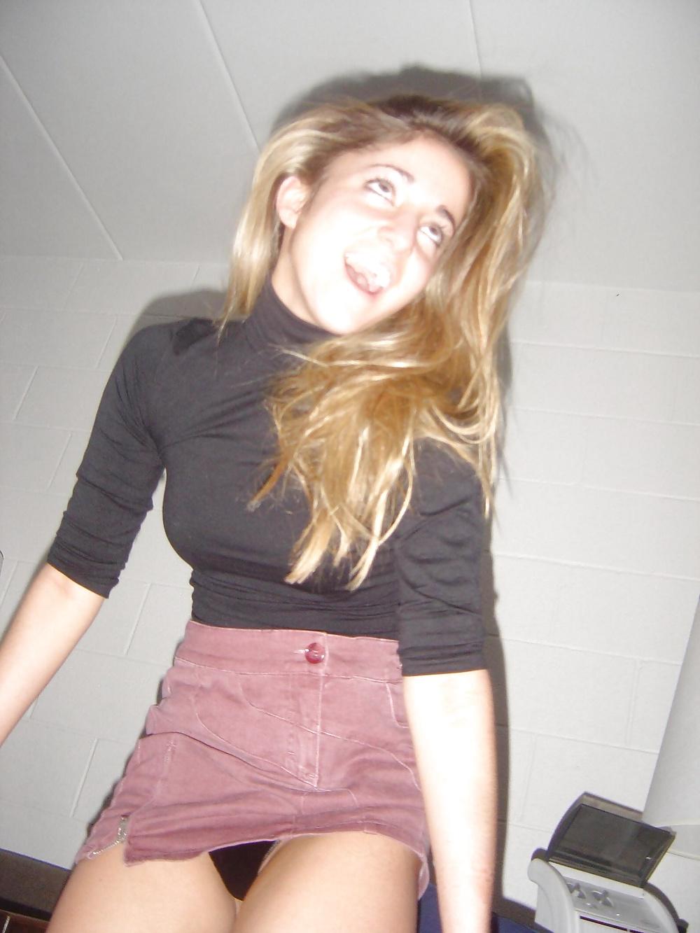 25P Real Upskirt - 32