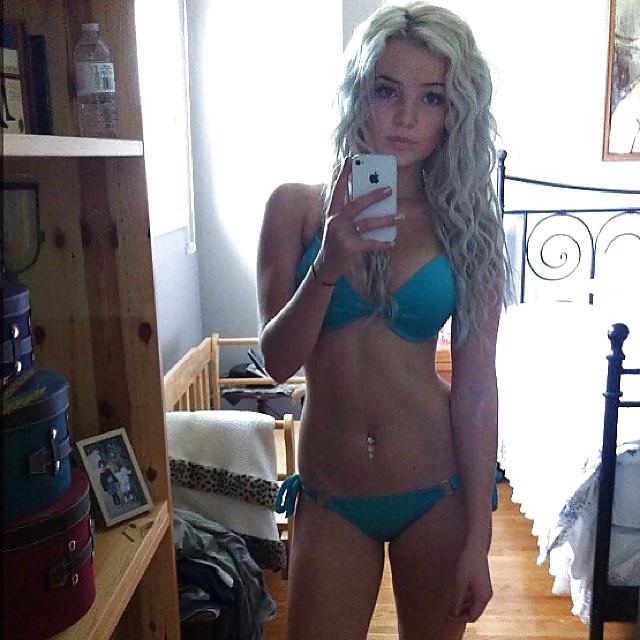 25P Teens 'n' Selfies (Non-Nude)
