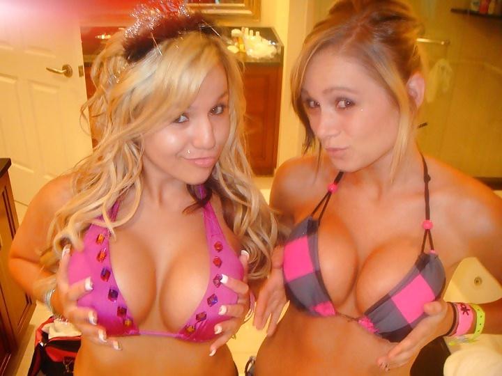 25P Teens 'n' Selfies (Non-Nude)