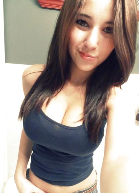 25P Teens 'n' Selfies (Non-Nude)