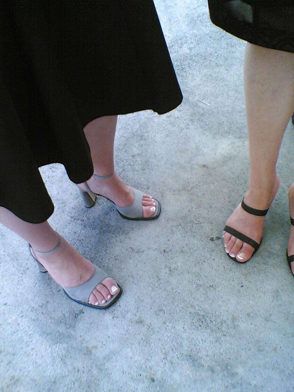 11P Feet and shoes of wife, daughter, lovers and friends