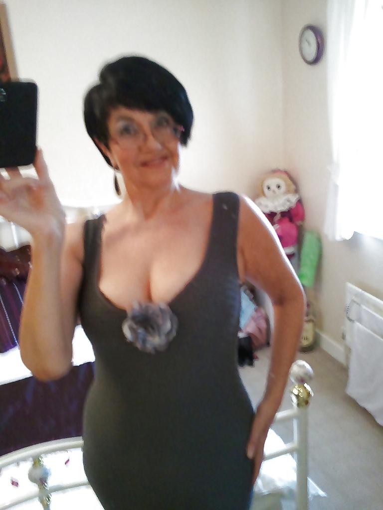 16P Mature Granny Jean