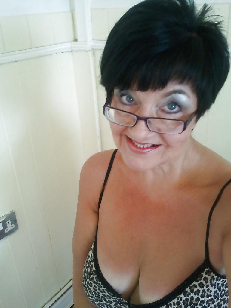16P Mature Granny Jean