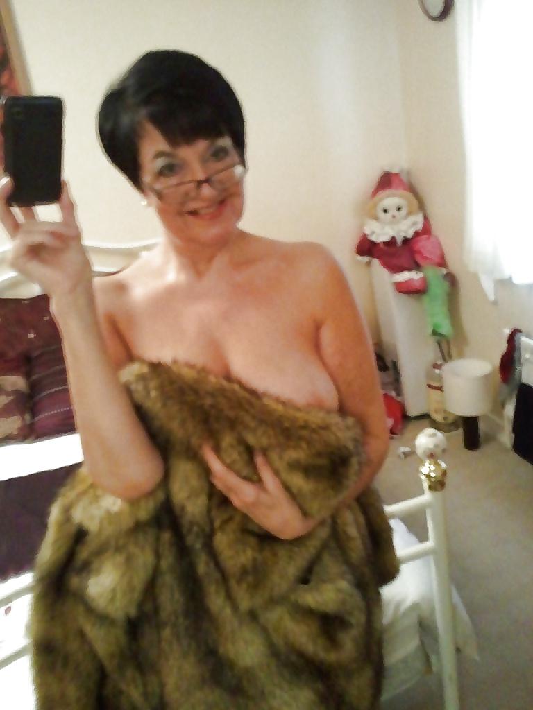 16P Mature Granny Jean
