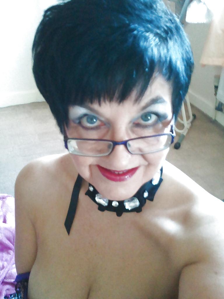 16P Mature Granny Jean