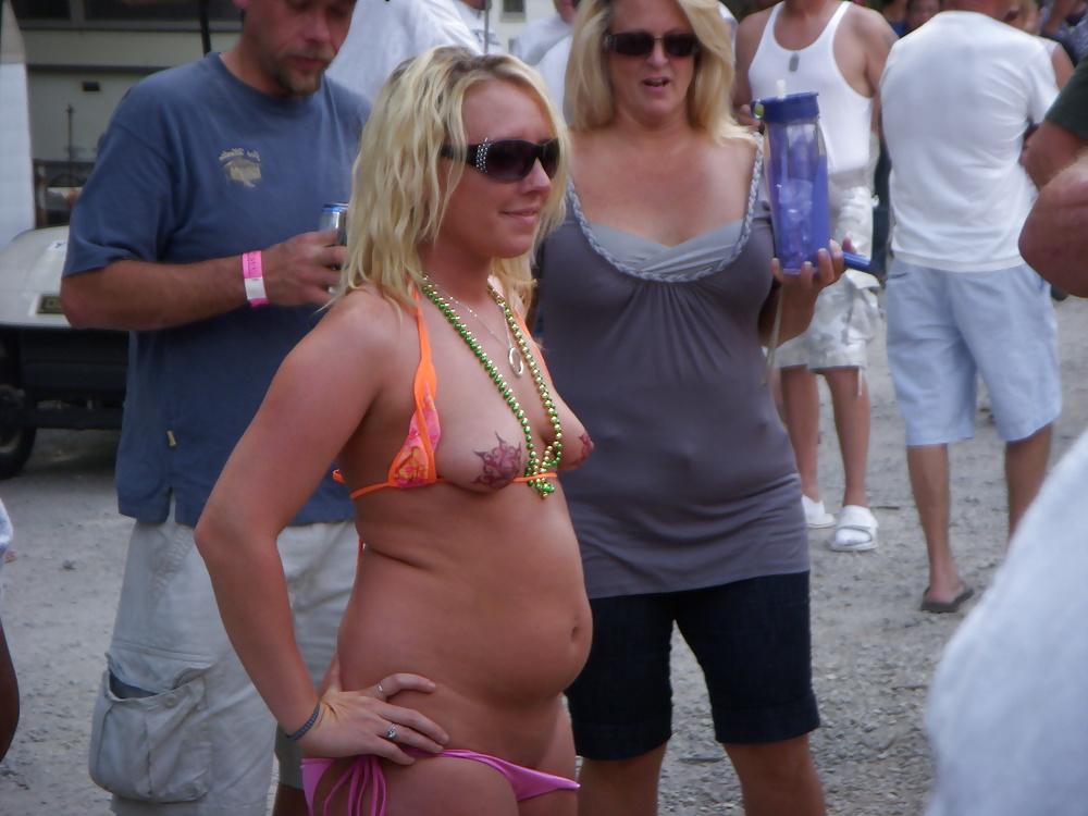 12P Public voyeur - candid panties + upskirt pussies - ass