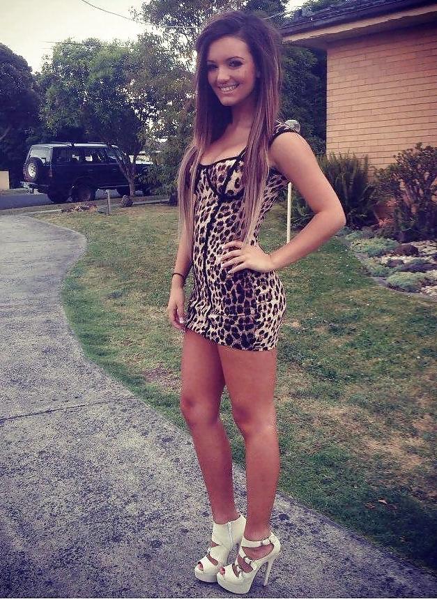 25P Bimbos in dresses, whou would not...