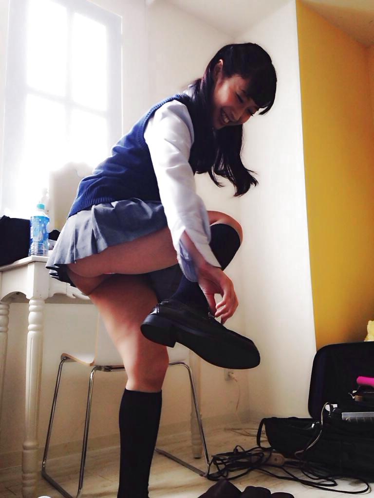 9P Big Butt Japanese Teen 