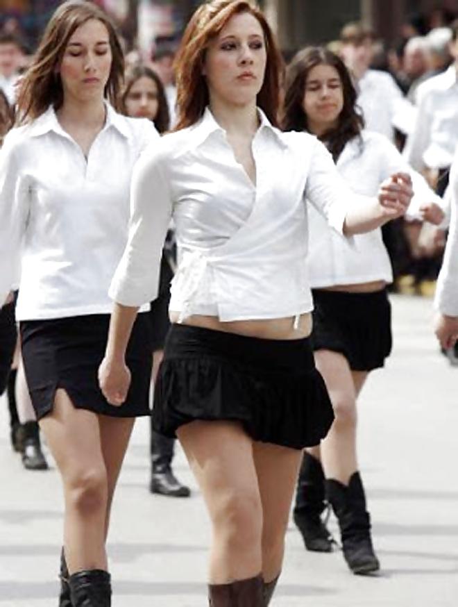 25P CANDID GREEK BEAUTIES!!
